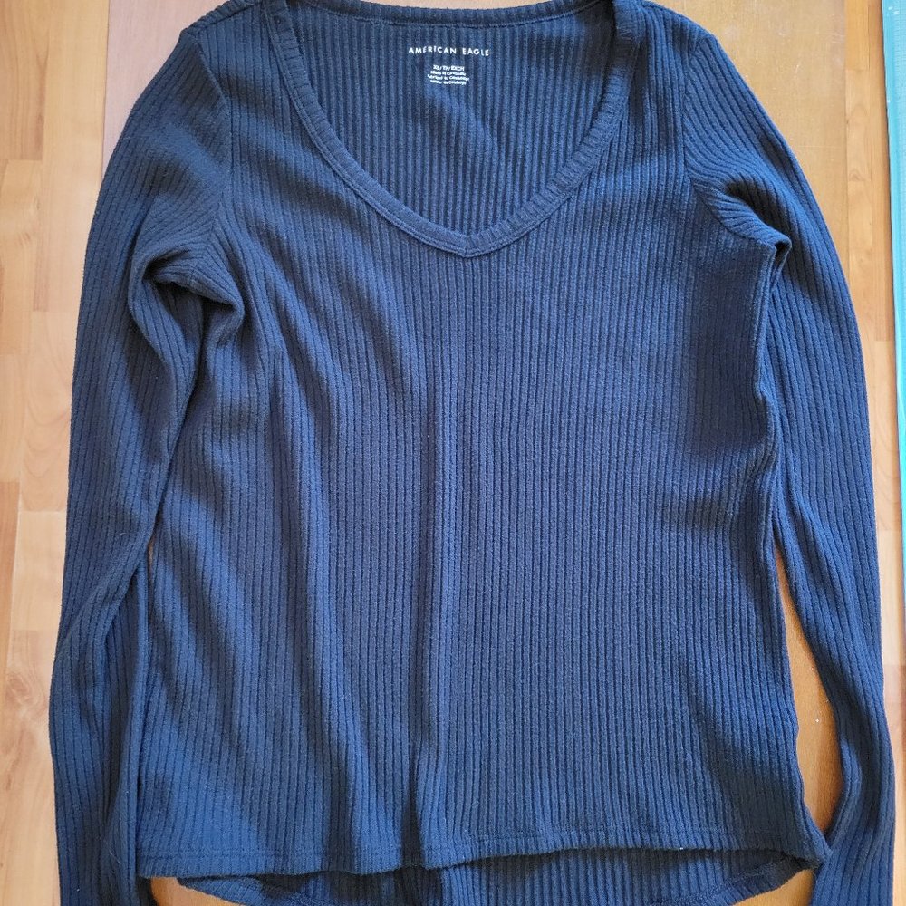 American Eagle Long-Sleeve V-Neck in Black (see close ups for color) XS